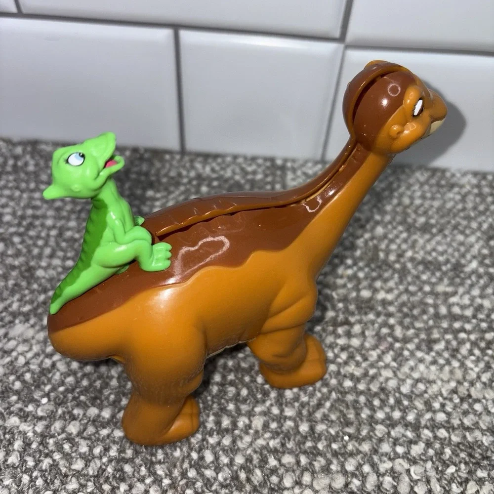 Universal Studios Land Before Time LittleFoot Ducky Piggy Coin‎ Bank Toy VTG